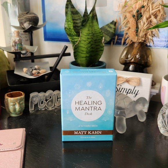 The Healing Mantra oracle card deck • - Picture 2 of 4